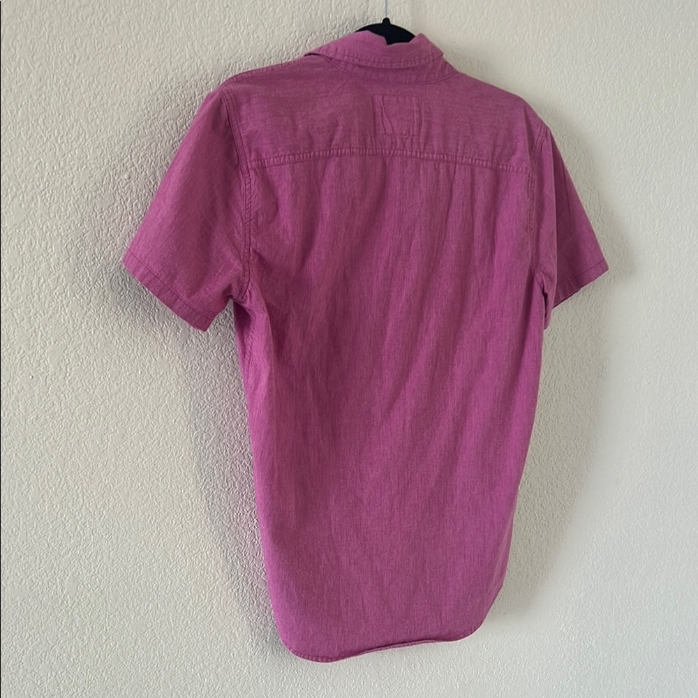 Hollister Men's Pink Short Sleeve Shirt - Picture 9 of 9